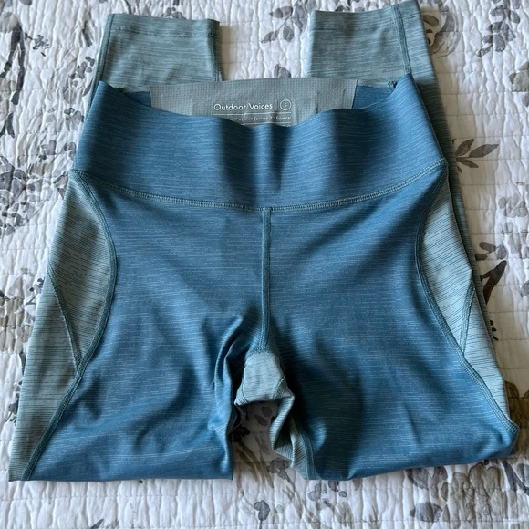 Outdoor Voices TechSweat 7/8 Two Tone Leggings in Blue • S - Picture 3 of 5